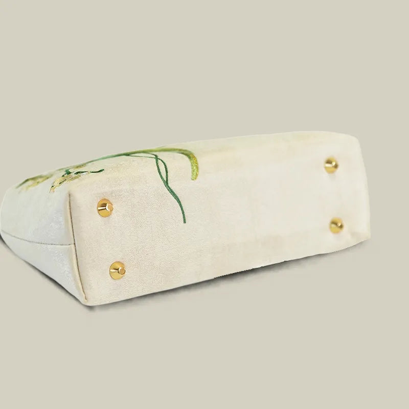 Lily of the Valley Embroidered Kiss-Lock White Handbag with Pearl Tassel