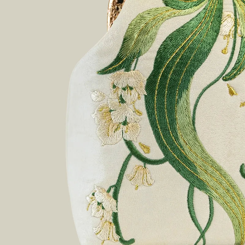 Lily of the Valley Embroidered Kiss-Lock White Handbag with Pearl Tassel