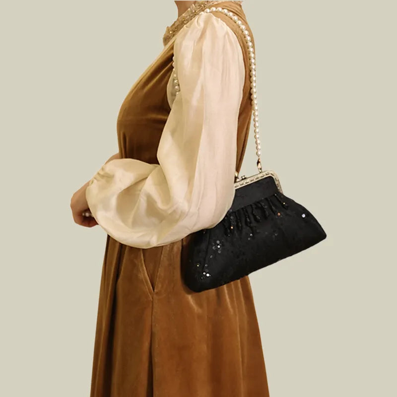Vintage Pearl Tassel Satin Evening Bag with Kiss Lock(White/Black)