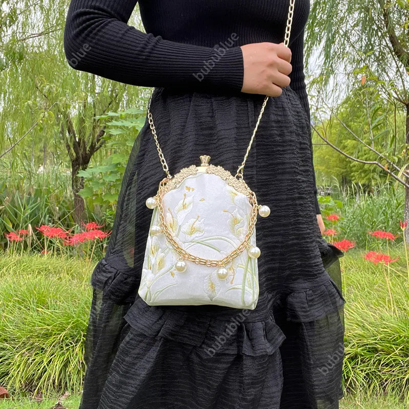 Calla Lily Embroidered Pearl Chain Handbag