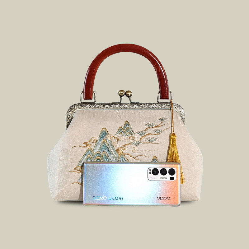 Mountain Mist Embroidered White Handbag with Vintage Metal Kiss-Lock