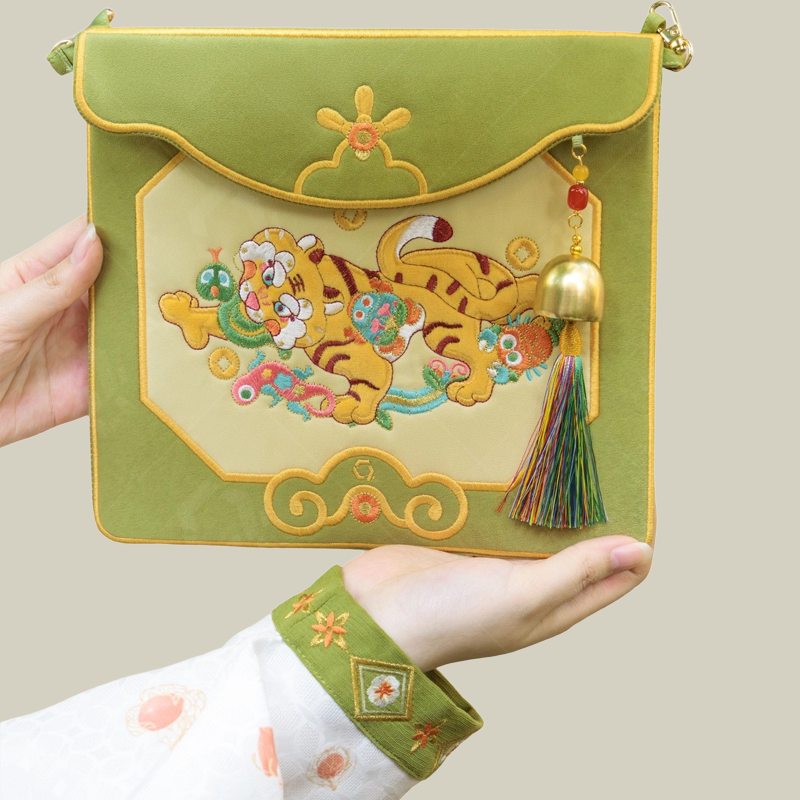 Green Cute Tiger Embroidered Crossbody Messenger Bag