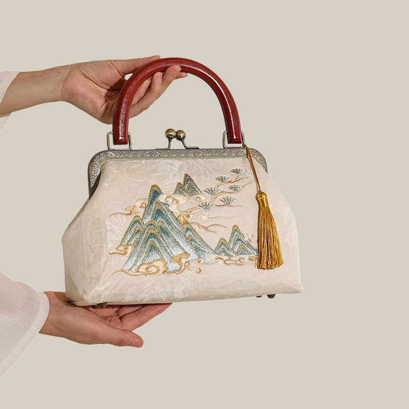Mountain Mist Embroidered White Handbag with Vintage Metal Kiss-Lock