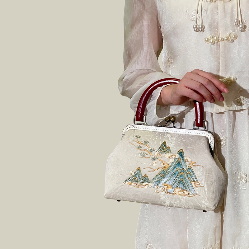Mountain Mist Embroidered White Handbag with Vintage Metal Kiss-Lock