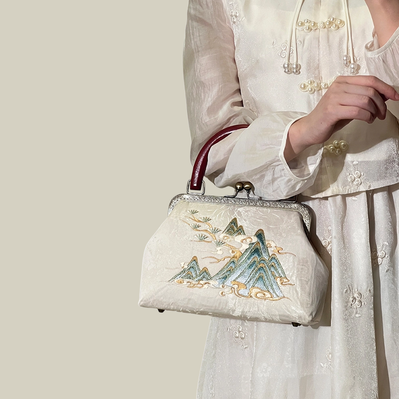 Mountain Mist Embroidered White Handbag with Vintage Metal Kiss-Lock