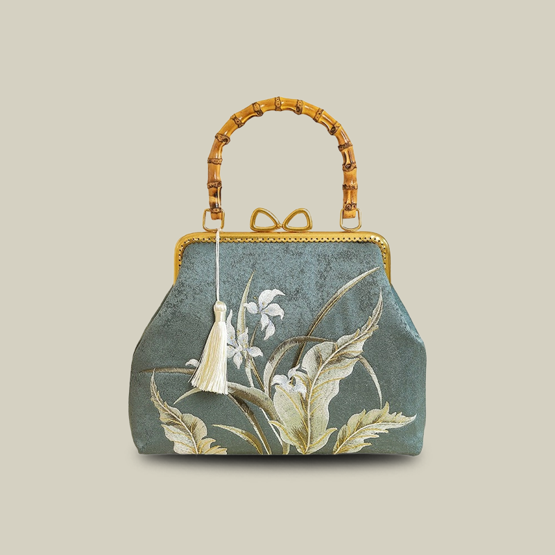 Beige Wild Meadow Embroidered Handbag – with Bow Kiss-Lock