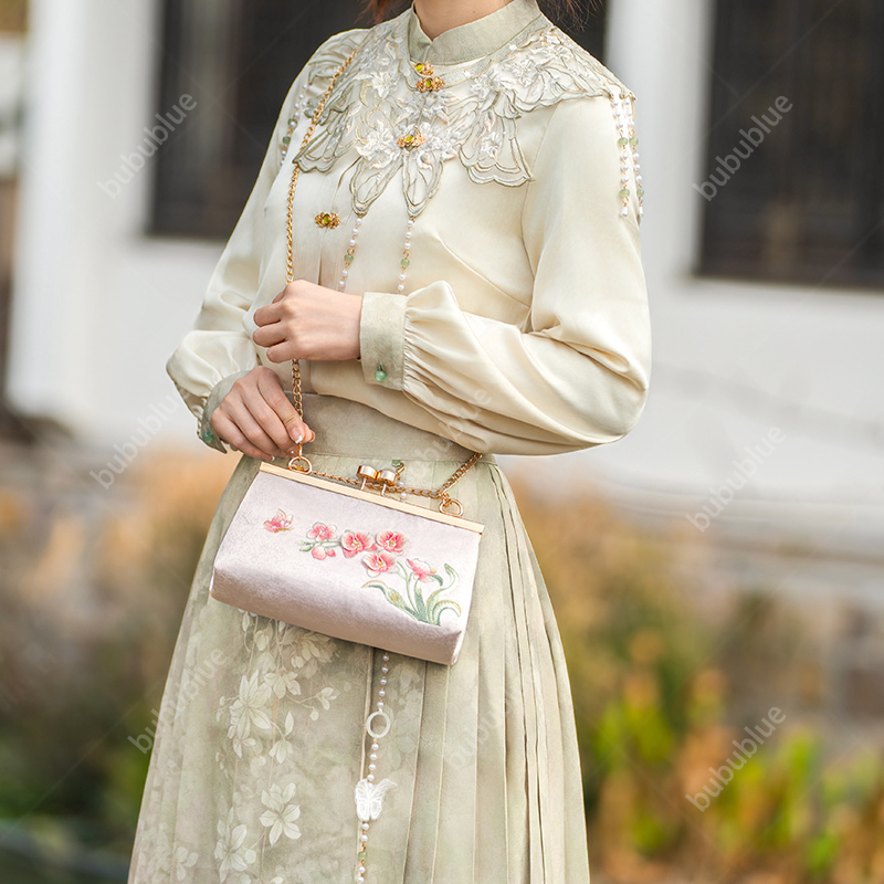 Orchid Vintage Embroidered Pink Handbag with Pearl Kiss