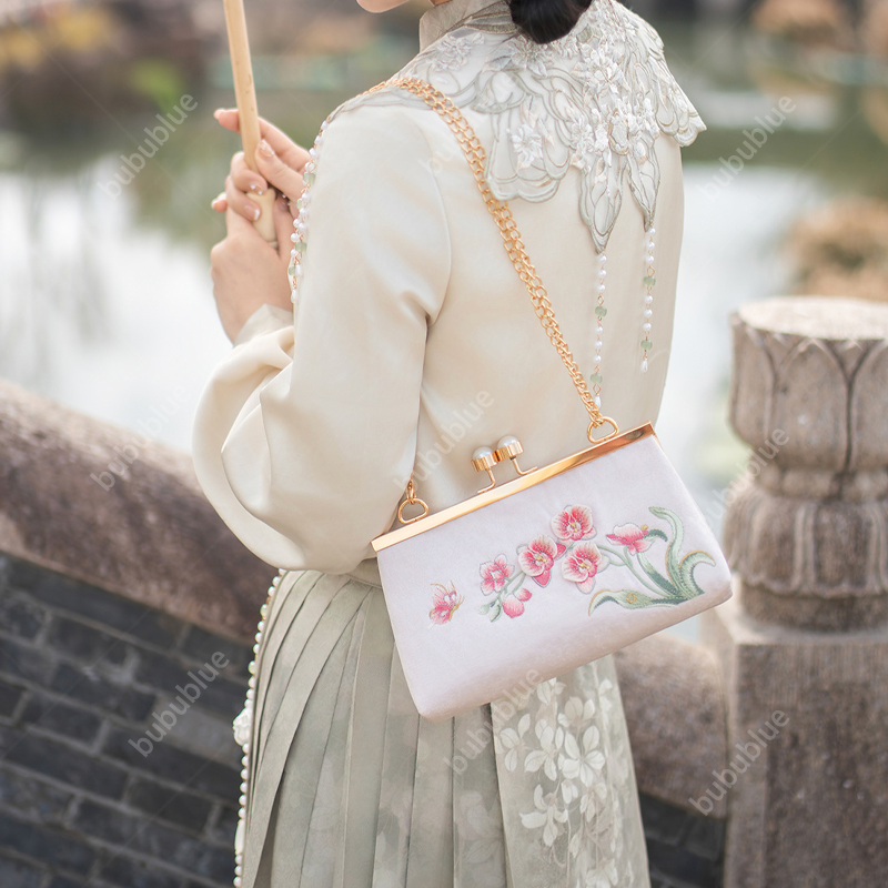 Orchid Vintage Embroidered Pink Handbag with Pearl Kiss