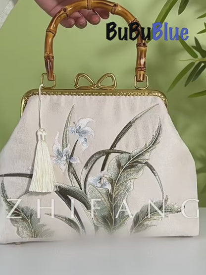 Beige Wild Meadow Embroidered Handbag – with Bow Kiss-Lock