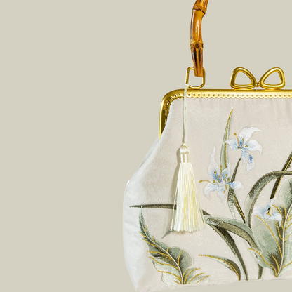 Beige Wild Meadow Embroidered Handbag – with Bow Kiss-Lock