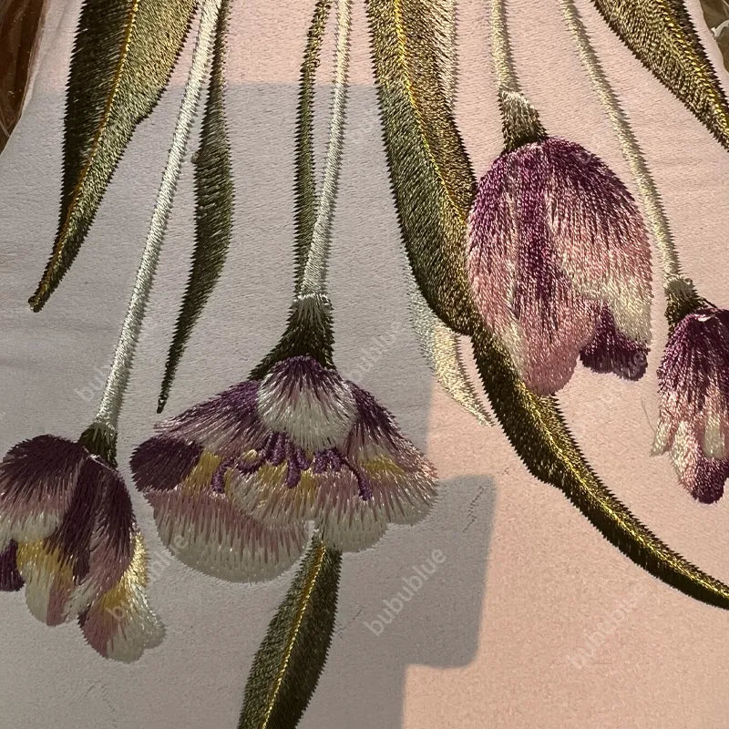 Tulip Embroidered Pearl Handle Handbag with Kiss-Lock